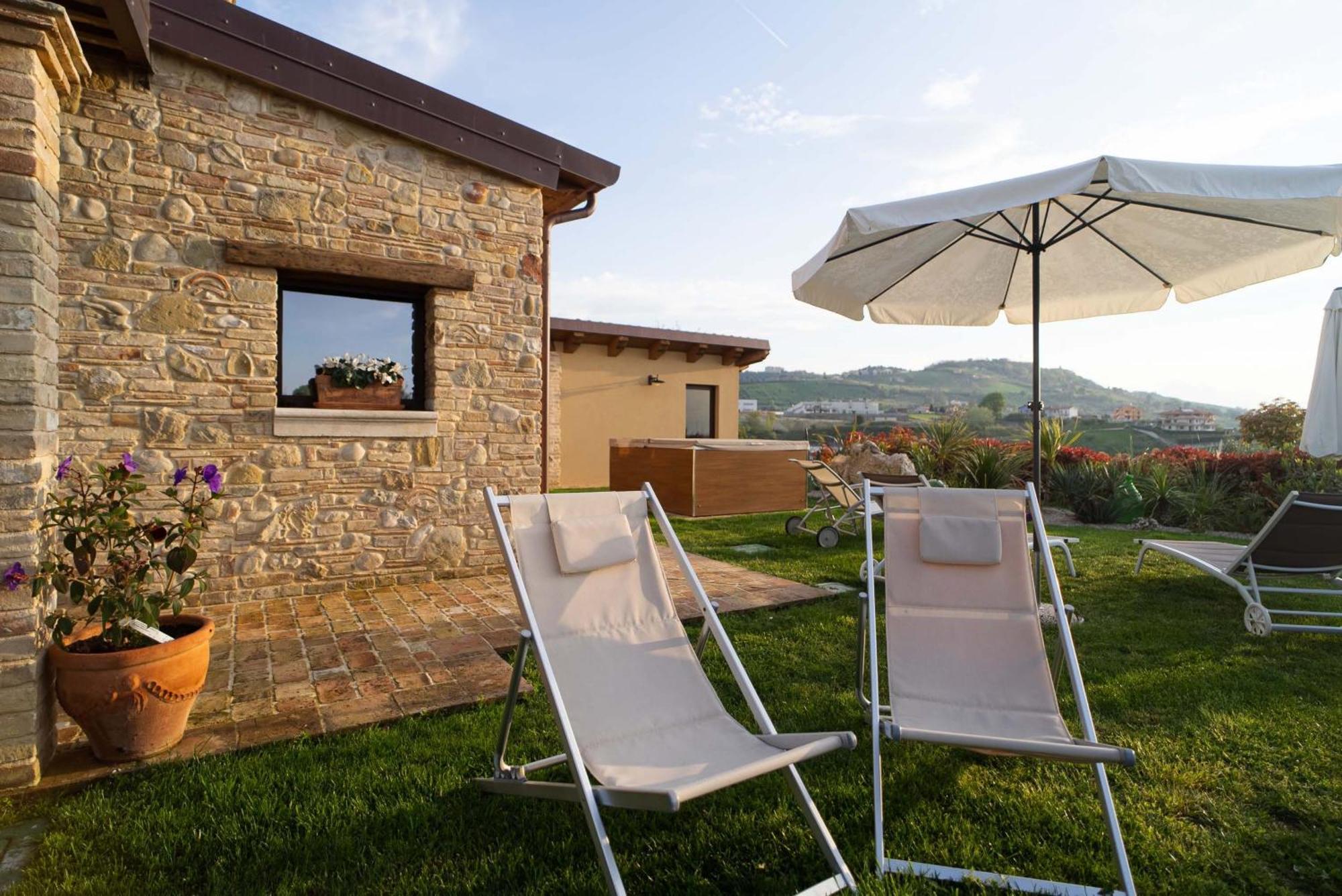 La Chiocciola Resort Mutignano Екстер'єр фото